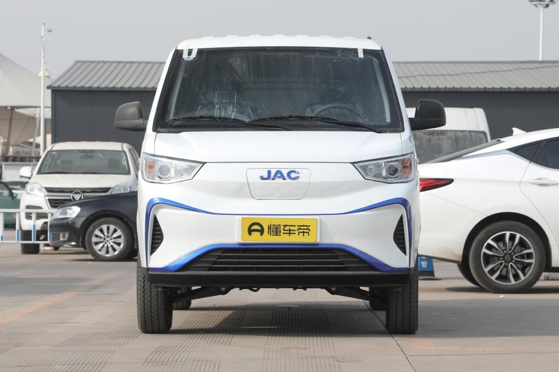 JAC электромобиль