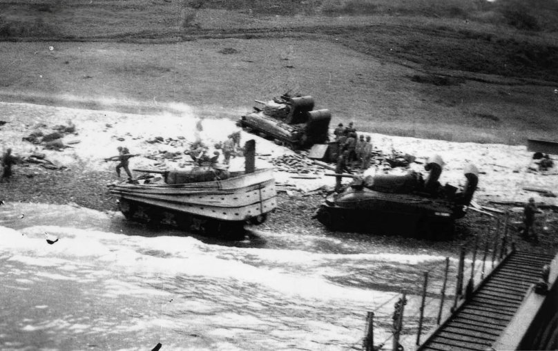 Шерман высадка в Нормандии