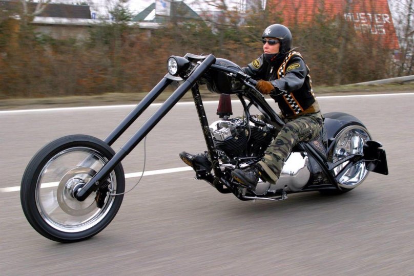 Мотоцикл чоппер Харлей