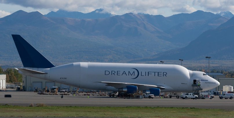 Самолет Boeing 747 LCF «Dreamlifter»