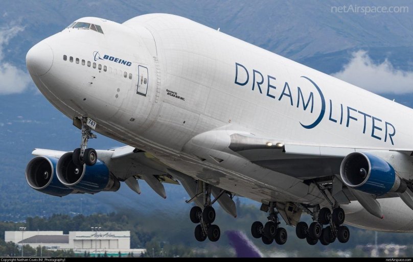 Боинг 747 Дримлайнер