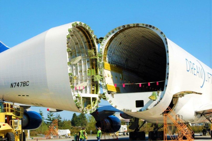 Боинг 747 LCF Dreamlifter