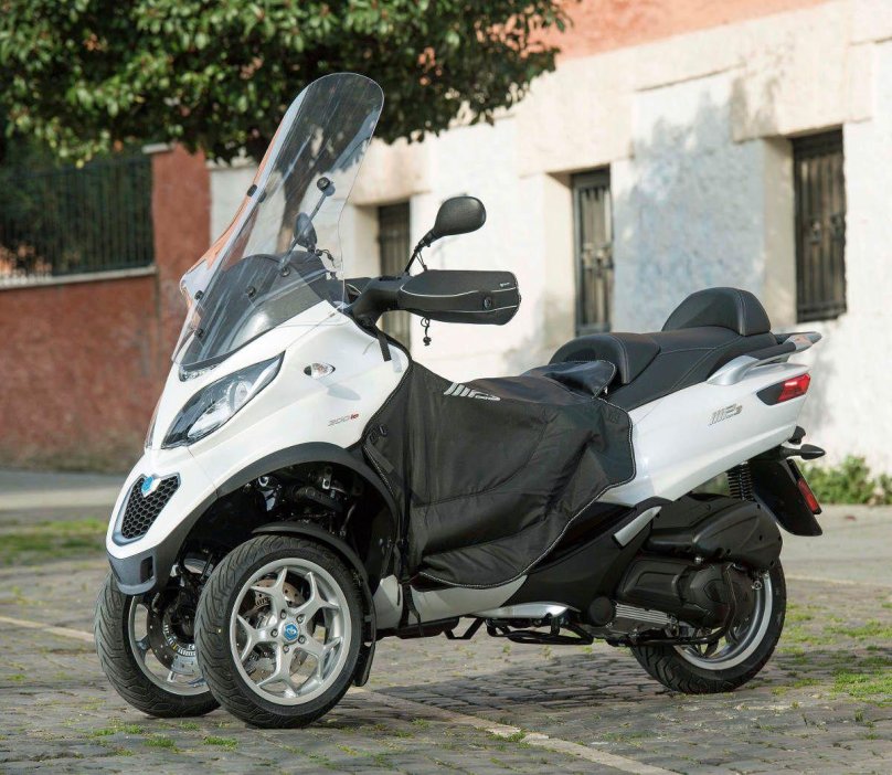 Трехколесный скутер 2010 Piaggio