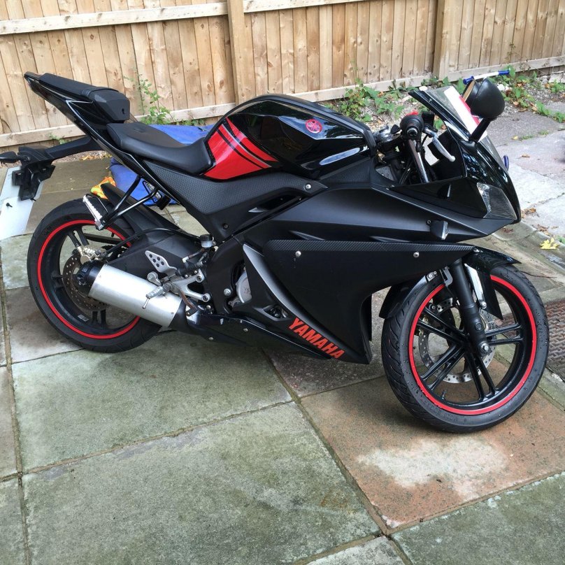 Yamaha YZF-r125 2015