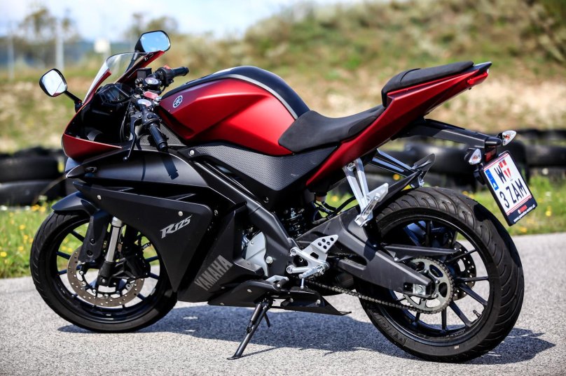 Yamaha YZF-r125 2015