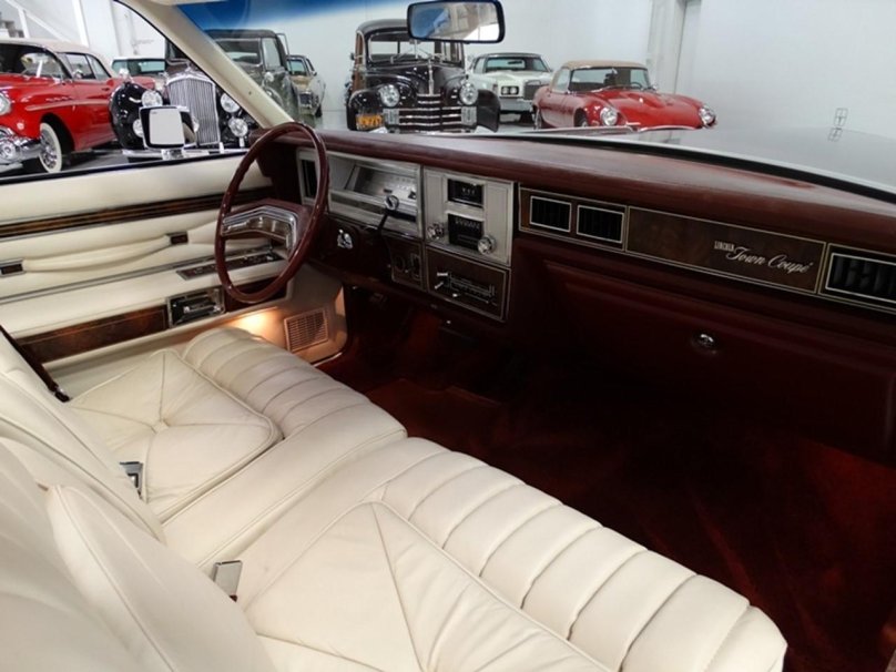 Lincoln Continental 1978 салон