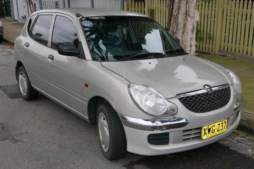 Daihatsu Sirion 2002