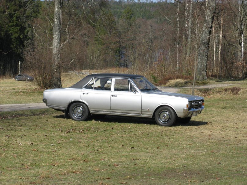 Opel Commodore 1968 седан