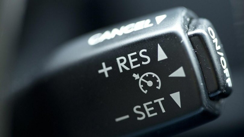 Круиз контроль в авто