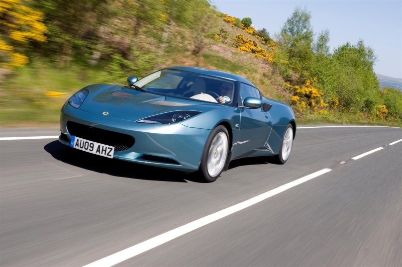 Лотус Эвора 2022