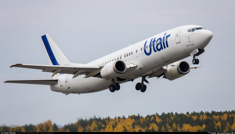 Boeing 737-400 UTAIR