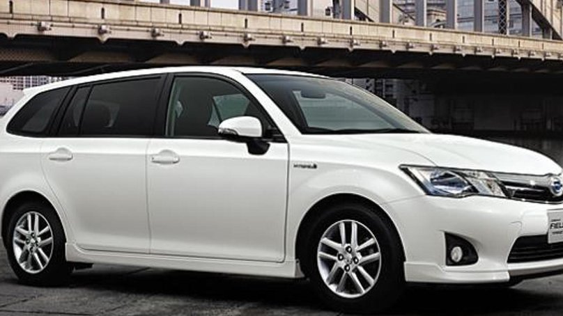 Тойота Королла Филдер гибрид 2018