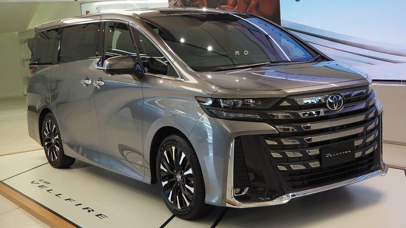 Тойота Велфаер 2024
