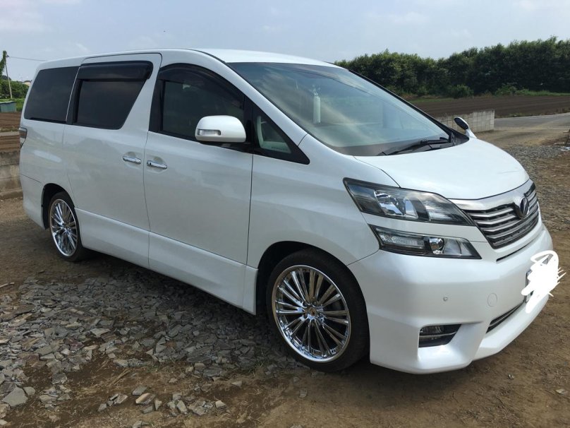 Toyota Vellfire 2010