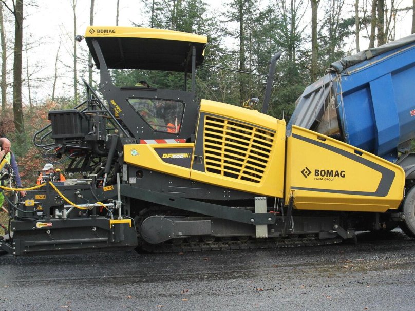 Асфальтоукладчик Bomag bf600c
