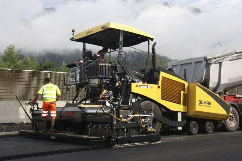 Асфальтоукладчик Бомаг bf 800