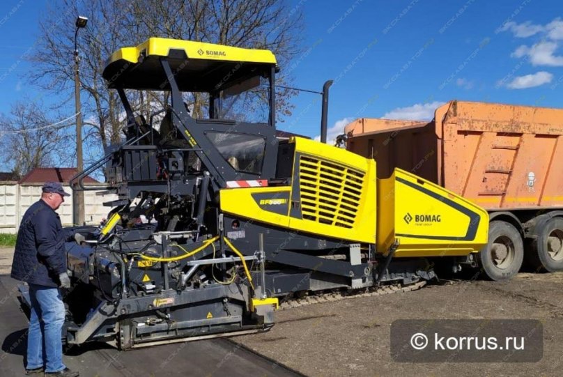 Асфальтоукладчик Bomag bf 700c-2
