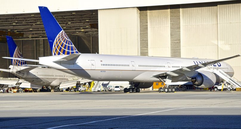 Boeing 777-300 United Airlines