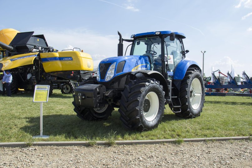 Трактор Нью Холланд т8040