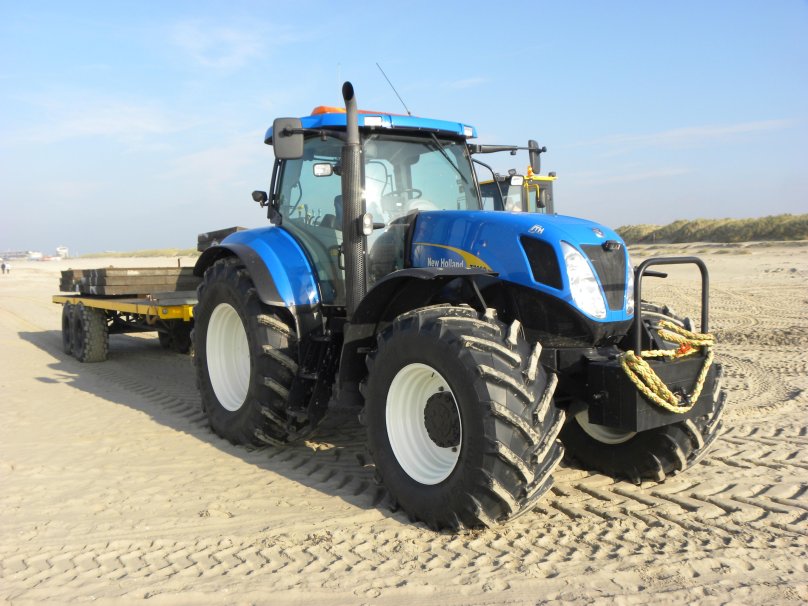 Трактор New Holland т7000