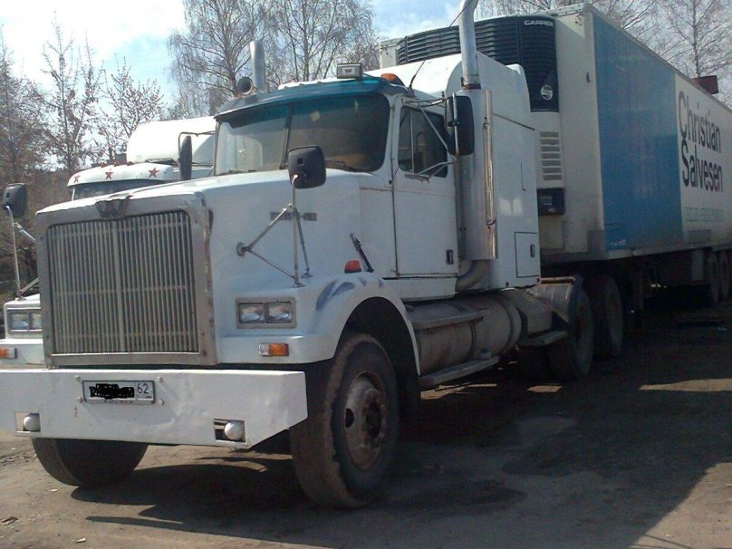 White Western Star 4900