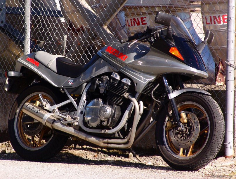Suzuki GSX 750 Katana