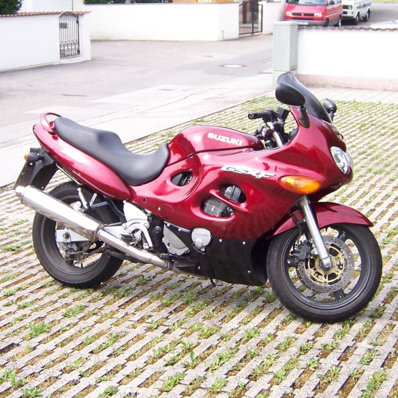 Suzuki GSX 750 F