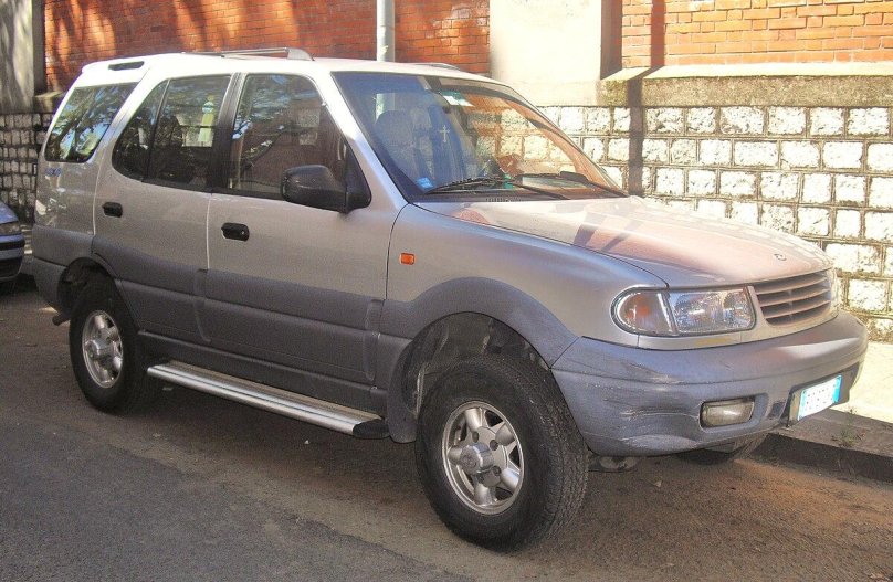 Tata Safari 1999