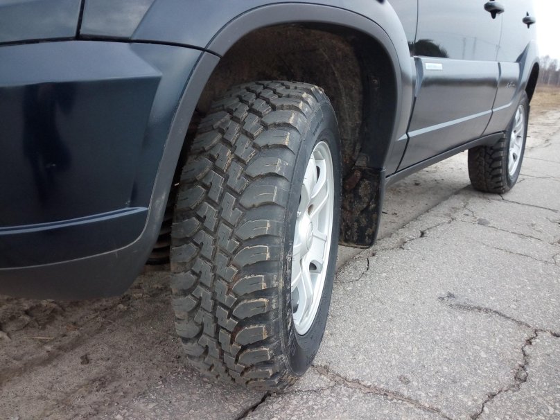 Contyre Expedition 215/65