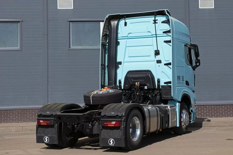 Тягач Shacman sx4188yy381