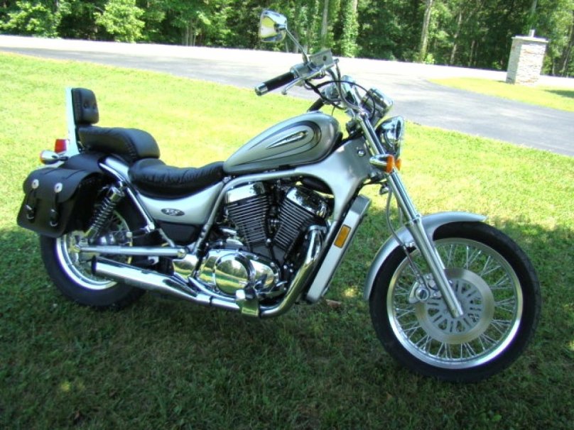 Судзуки интрудер 800