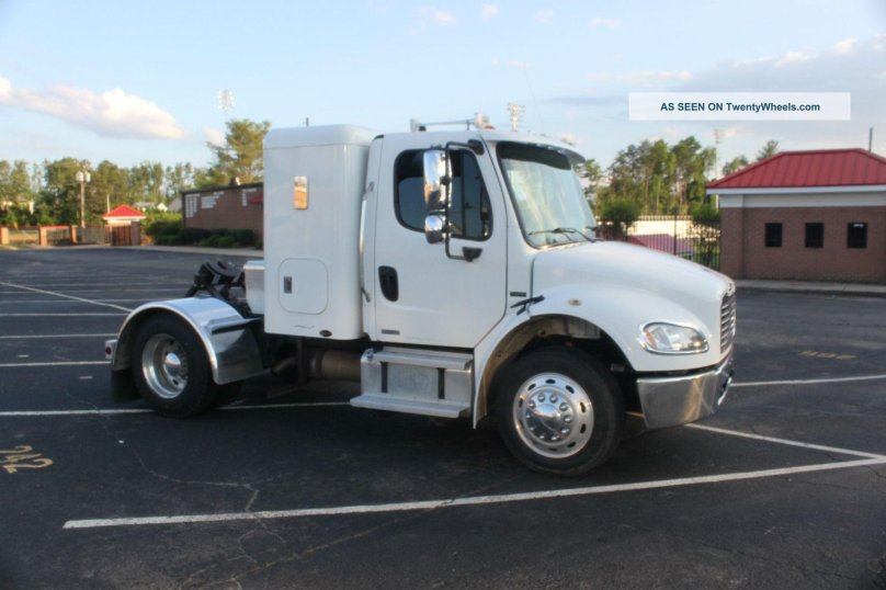 Freightliner m2 106