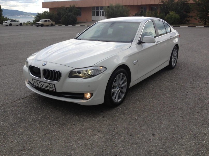 БМВ 528i XDRIVE 2012