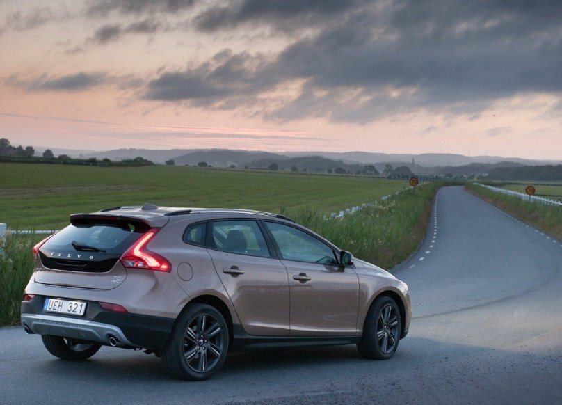 Вольво v40 Cross Country