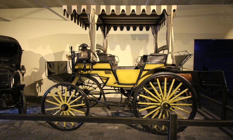 Автобус германского завода Бенц 1895