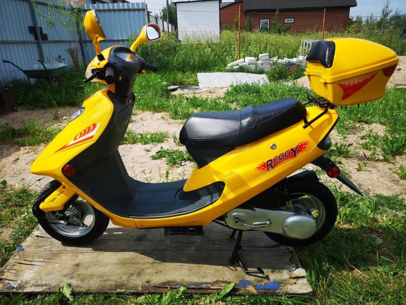Скутер Reggy 50