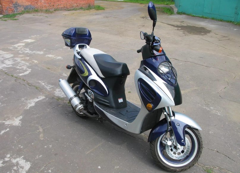 Скутер Reggy Fantom