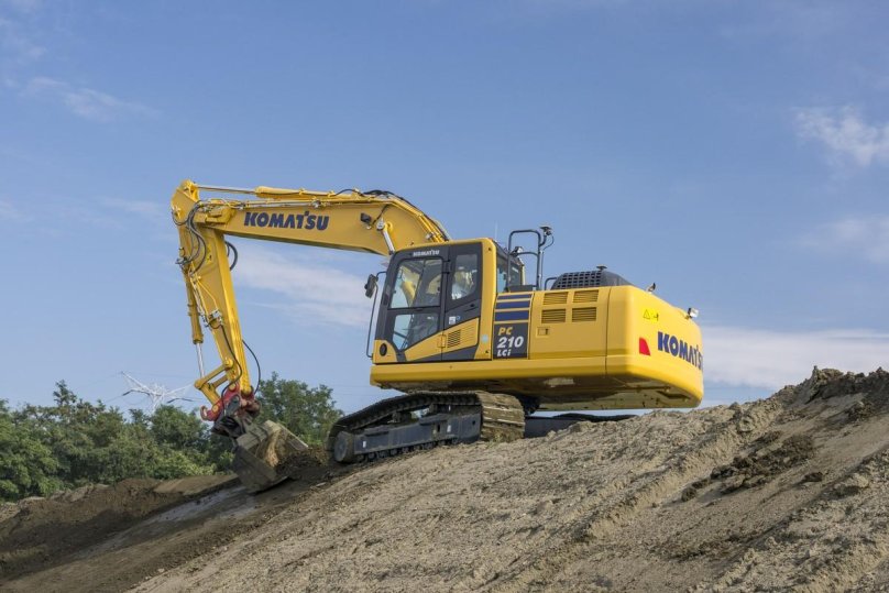 Komatsu pc210
