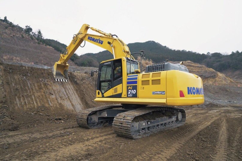 Гусеничный экскаватор Komatsu pc210