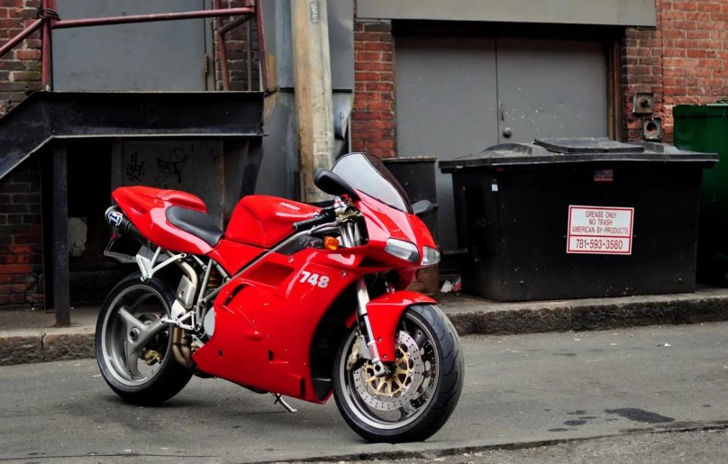 Ducati 748