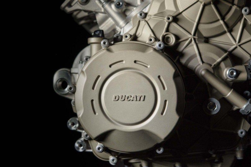 Двигатель Ducati v4