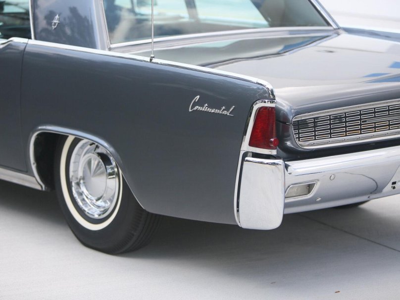 Линкольн Континенталь 1961