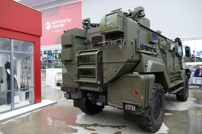 Бронеавтомобиль КАМАЗ-53949 "Тайфуненок"