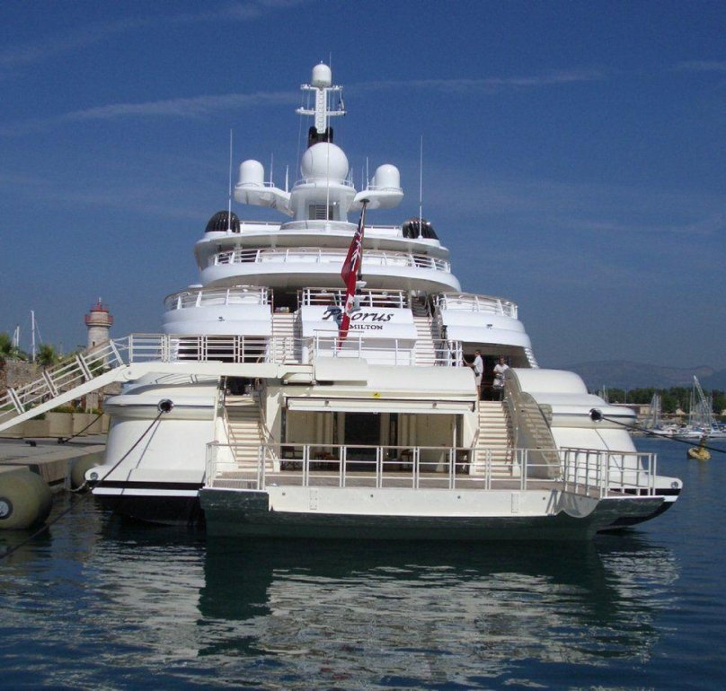 Яхта Пелорус