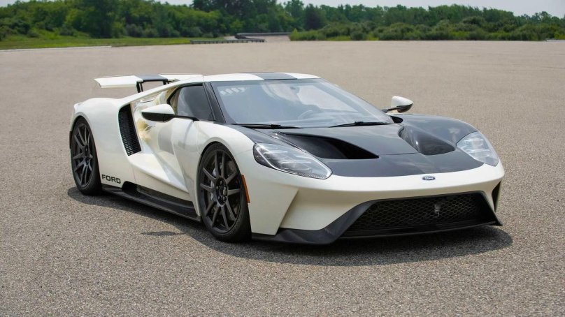 Форд ГТ 2022