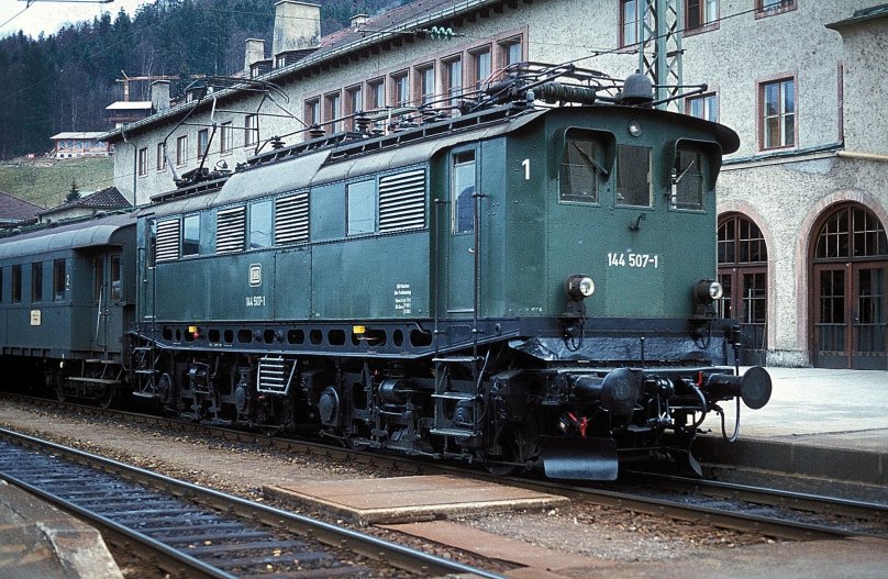 E 19 электровоз