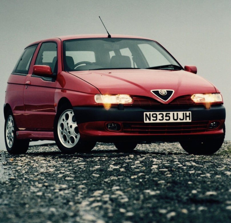 Alfa Romeo 145
