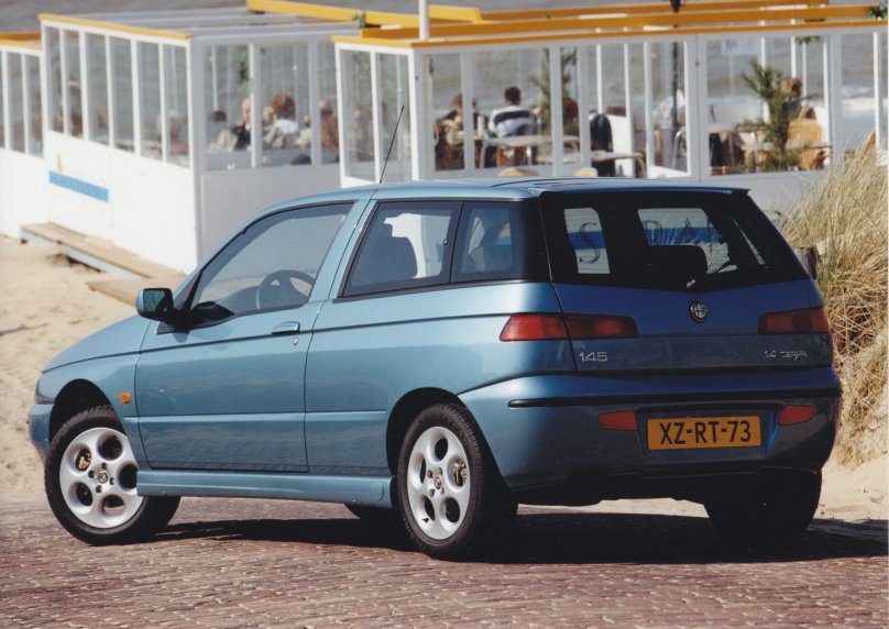 Альфа Ромео 145 1999
