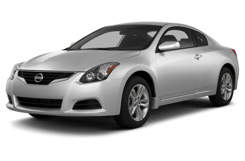 Nissan Altima Coupe 2011