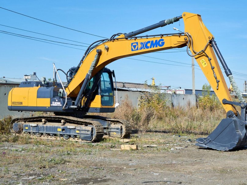 Гусеничный экскаватор XCMG xe225dn